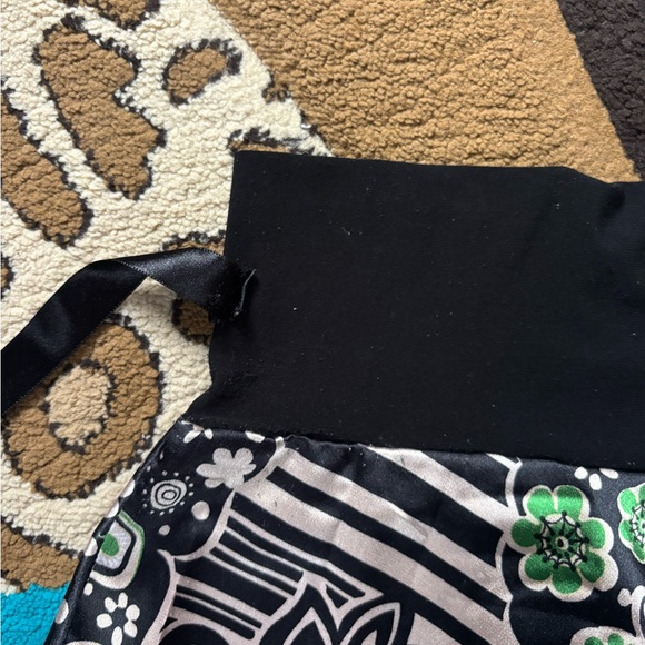 Floral Black and Green Women's Skirt With Lace Trim - Picture 4 of 6